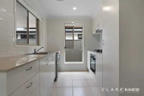 Property photo of 1/16 Guardsman Grove Lochinvar NSW 2321