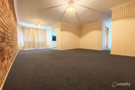 Property photo of 11/10 Bensley Road Macquarie Fields NSW 2564