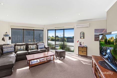 2/4 Aqua Sands Dr, Swansea, TAS 7190