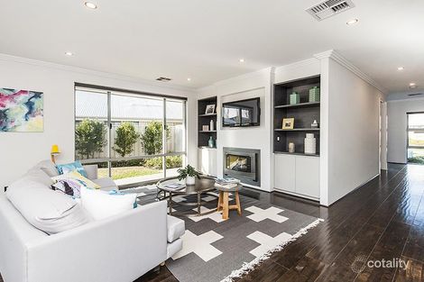 Property photo of 17 Tallering Way Golden Bay WA 6174