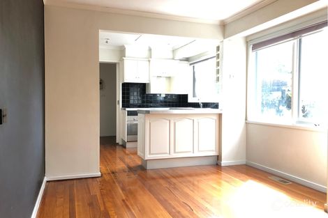Property photo of 76 Charles Green Avenue Endeavour Hills VIC 3802