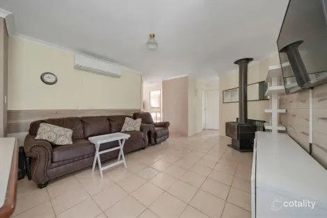 Property photo of 7 Celadon Loop Banksia Grove WA 6031