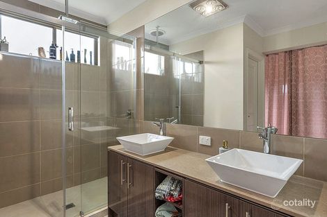 Property photo of 36 Keira Circuit Werribee VIC 3030