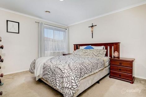 Property photo of 2/57 Bartlett Crescent Hoppers Crossing VIC 3029