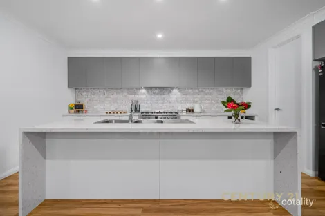 Property photo of 87 Zeil Circuit Thurgoona NSW 2640