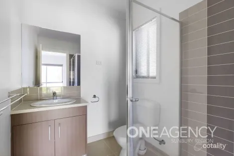 Property photo of 2/5 Bannermann Street Sunbury VIC 3429