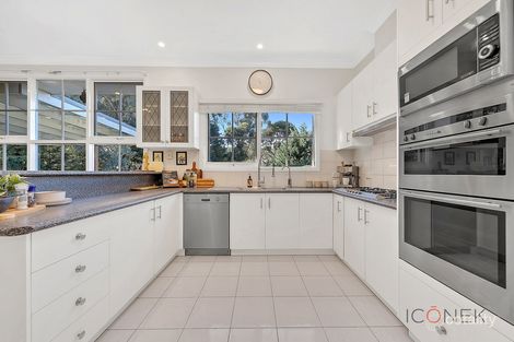 Property photo of 30 Kalbar Road Eltham VIC 3095