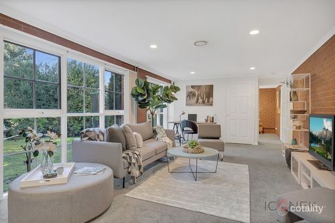 Property photo of 30 Kalbar Road Eltham VIC 3095