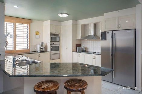 Property photo of 19 Calmwater Crescent Helensvale QLD 4212
