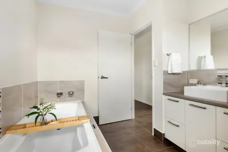 Property photo of 9 Densmore Close Bentley Park QLD 4869