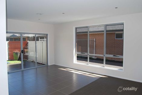 Property photo of 2/31 Fields Avenue Yarrawonga VIC 3730