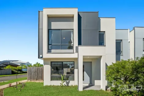 12 Verona Cres, Fraser Rise, VIC 3336