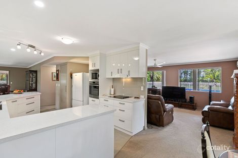 Property photo of 12 Meadow Drive Dundowran Beach QLD 4655