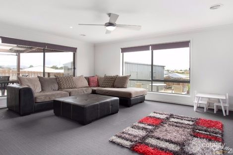 Property photo of 15 Massimo Way Korumburra VIC 3950