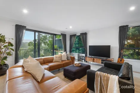 Property photo of 31 William Davies Drive Figtree NSW 2525