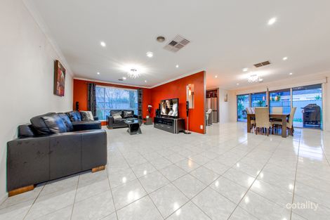 Property photo of 18 Mossman Drive Cranbourne East VIC 3977