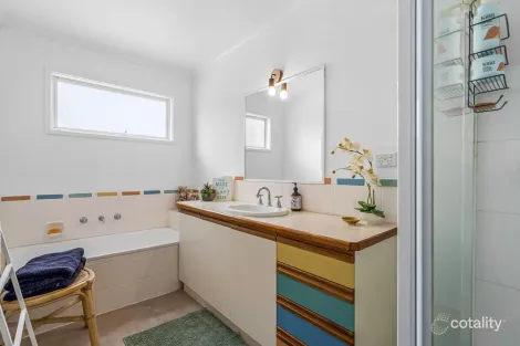 Property photo of 33 Stephen Street Gisborne VIC 3437