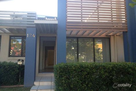Property photo of 4 Lonsdale Place Varsity Lakes QLD 4227