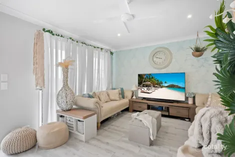 Property photo of 2 Broom Place St Andrews NSW 2566