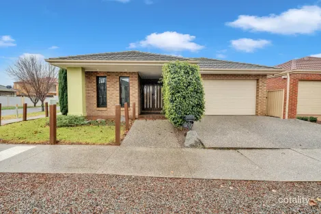 13 Holland Way, Caroline Springs, VIC 3023