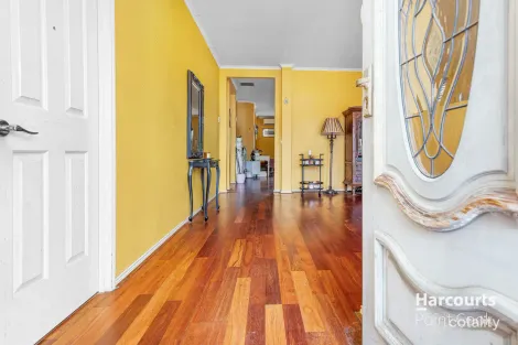 Property photo of 35 Beaumont Drive Point Cook VIC 3030