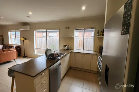 Property photo of 7 Butchart Close Point Cook VIC 3030