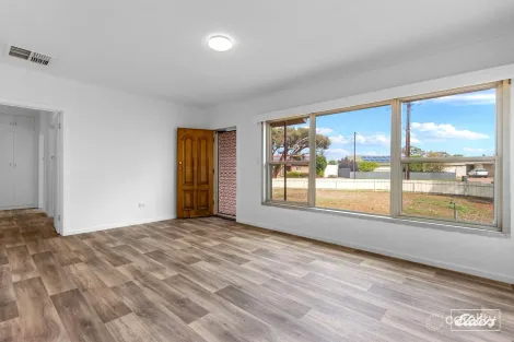 Property photo of 6 Flinders Avenue Whyalla Stuart SA 5608