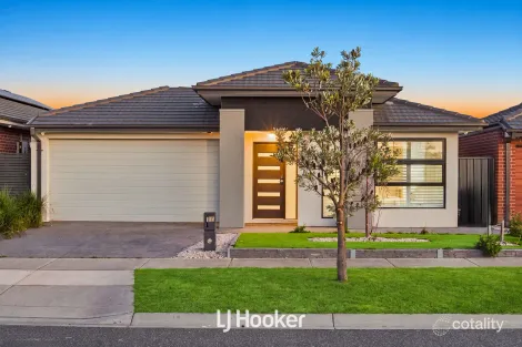 11 Kaduna Dr, Officer South, VIC 3809