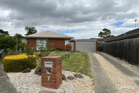 Property photo of 7 Sturrock Court Berwick VIC 3806