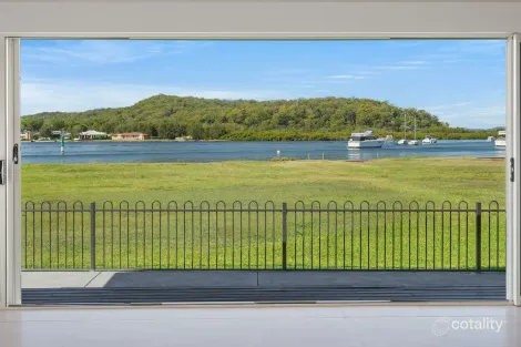 Property photo of 43 Paringa Avenue Davistown NSW 2251