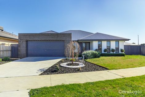 Property photo of 4 Surkitt Boulevard Sale VIC 3850