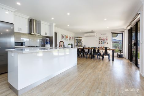 Property photo of 4 Surkitt Boulevard Sale VIC 3850