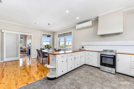 Property photo of 100 Lake Terrace East Mount Gambier SA 5290