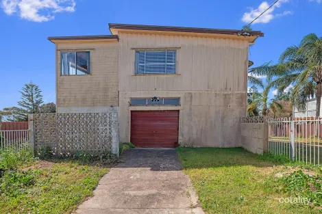 2 BONDI RD, THE ENTRANCE NORTH, NSW 2261