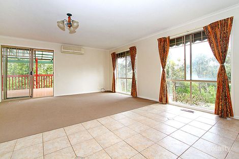 Property photo of 30 Honeyeater Terrace South Morang VIC 3752