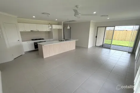 Property photo of 11 Echo Court Eli Waters QLD 4655