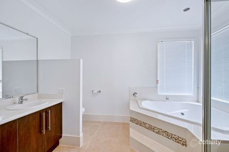 Property photo of 2 Bracefell Street Southside QLD 4570