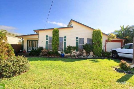 18 Boronia Ave, Windang, NSW 2528