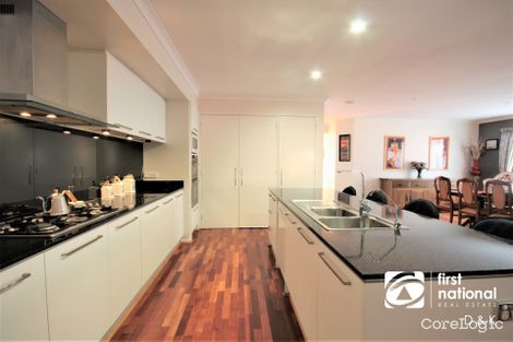 Property photo of 10 Fitzroy Place Taylors Hill VIC 3037