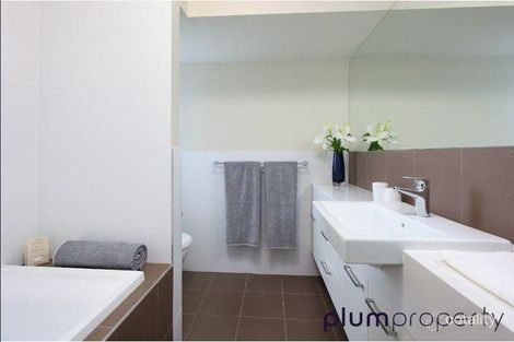 Property photo of 2/24 Hyde Road Yeronga QLD 4104