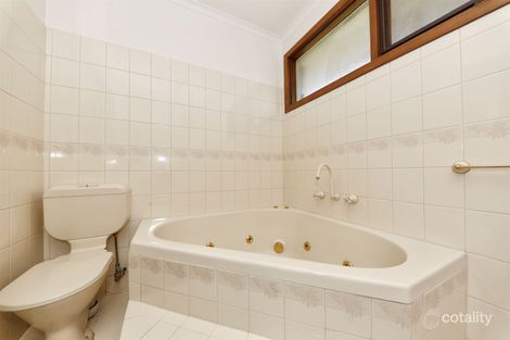 Property photo of 10 Whites Lane Glen Waverley VIC 3150