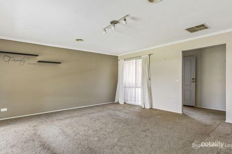 Property photo of 41 Middleham Close Cranbourne West VIC 3977