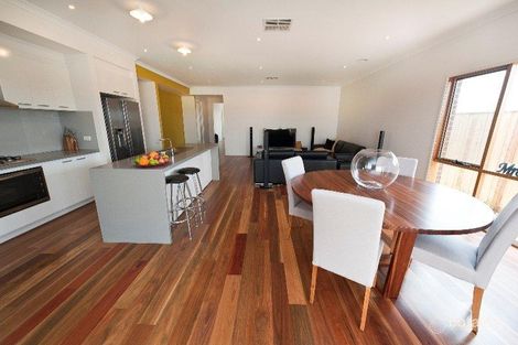 Property photo of 5 Oak Leaf Street Greenvale VIC 3059