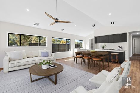 17 Wedge Ct, Waldara, VIC 3678