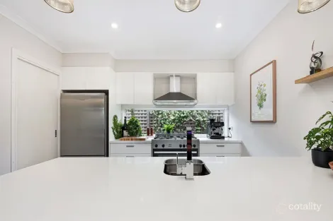Property photo of 27 Beacon Drive Cranbourne North VIC 3977