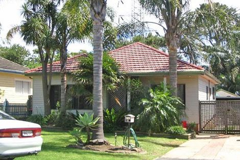 23 Tea Gardens Ave, Kirrawee, NSW 2232