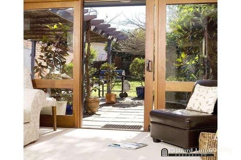 Property photo of 33 White Crescent Campbell ACT 2612