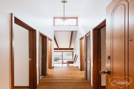 Property photo of 42 Barnet Close Phillip ACT 2606