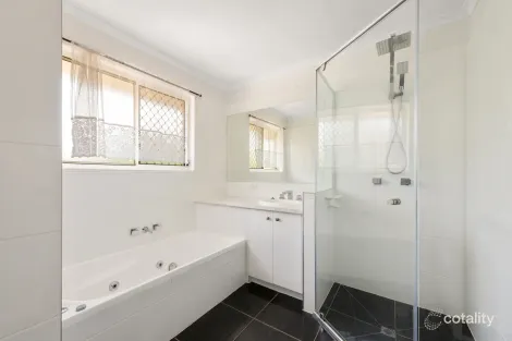 Property photo of 5 Conifer Street Carindale QLD 4152