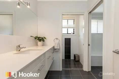 Property photo of 25 Boulevard Place Hillvue NSW 2340